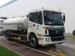 洒水车