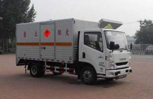 爆破器材运输车