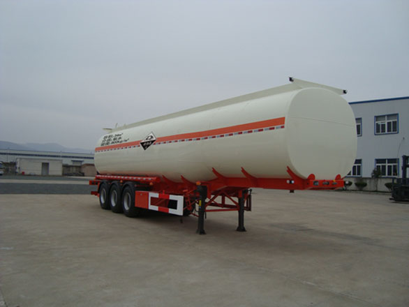 安通10.6米30.5吨3轴腐蚀性物品罐式运输半挂车(CHG9401GFW)