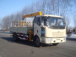 随车起重运输车