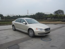 沃尔沃牌CAF7206A25型轿车