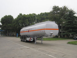 易燃液体罐式运输半挂车