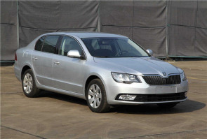 轿车