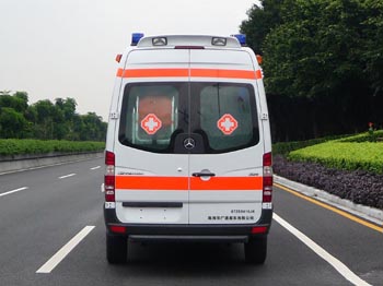 广客牌GTZ5040XJH-3H救护车公告图片