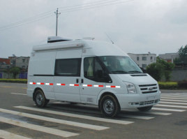 旅居车