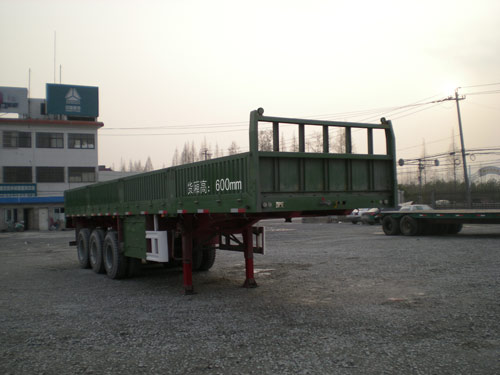 中商汽车10.7米28吨3轴半挂车(ZZS9351)