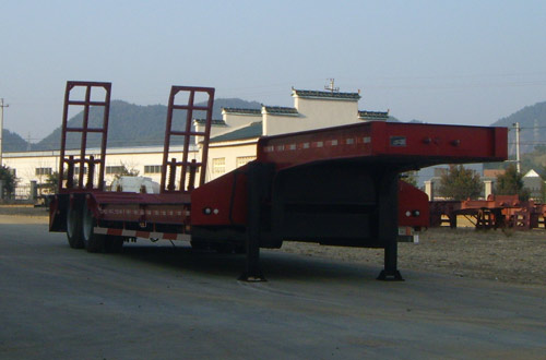 中商汽车12.4米20吨2轴低平板半挂车(ZZS9283TDP)