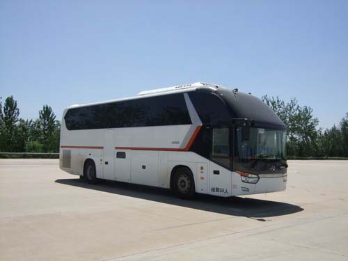 金龙12米24-57座客车(XMQ6129CYN4C)