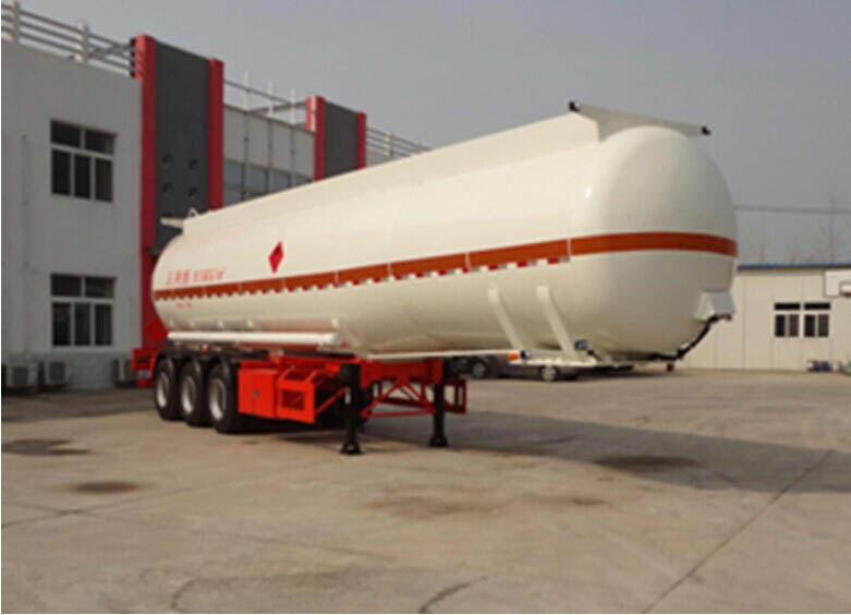 兴扬12.7米31.6吨3轴易燃液体罐式运输半挂车(XYZ9408GRYA1)