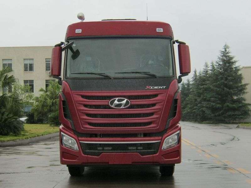 CHM1250KPQ70M 康恩迪411马力后双桥,后八轮柴油8.8米国四载货汽车图片