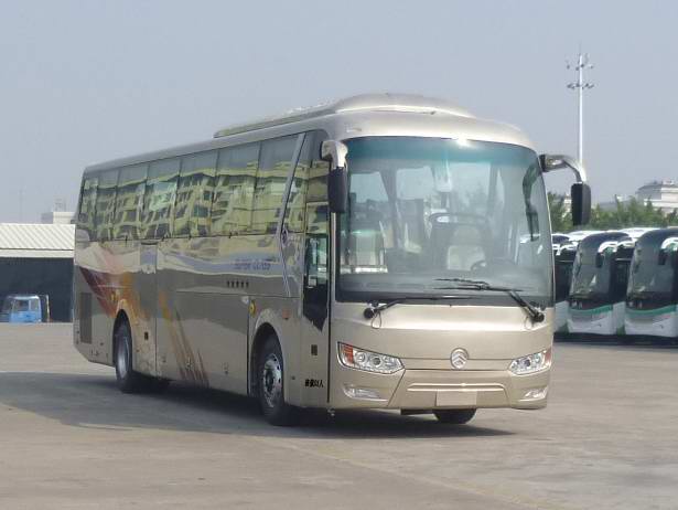 金旅12米24-53座客车(XML6127J13)