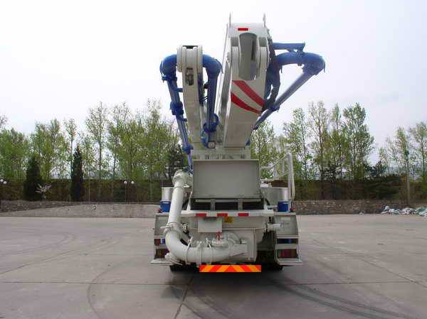 徐工牌XZJ5286THB37A混凝土泵车公告图片