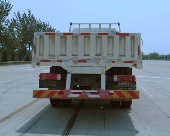 ND1259B41J 北奔299马力后双桥,后八轮LNG6.5米国四载货汽车图片