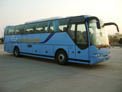 青年JNP6115M-1豪华旅游客车公告图片