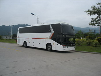 金龙12米24-59座客车(XMQ6129FYD3B)