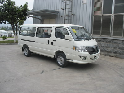 金龙5.3米6-9座轻型客车(XMQ6531BEG4)