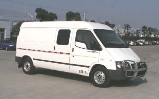 華東牌CSZ5030XWY文物運(yùn)輸車