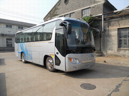 亚星8.8米24-39座客车(YBL6885H)