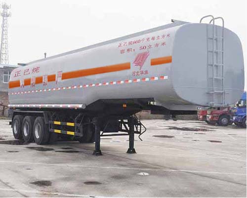 旗林11.7米32吨3轴易燃液体罐式运输半挂车(QLG9404GRY)