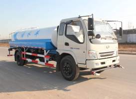洒水车