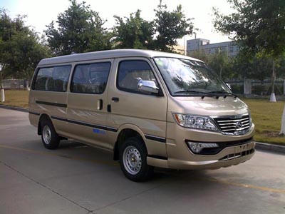 金龙5.3米10-14座轻型客车(XMQ6532AEG4C)