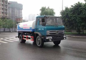 洒水车