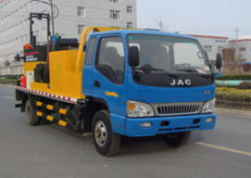 路面养护车