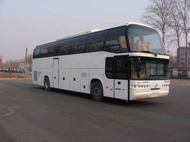 北方12米24-59座豪华旅游客车(BFC6128HNG1)