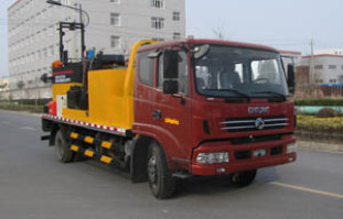 路面养护车