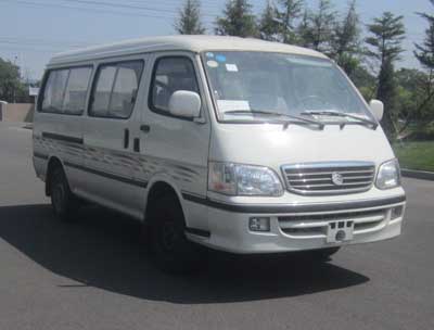 金旅5.3米5-9座小型客车(XML6532J15)