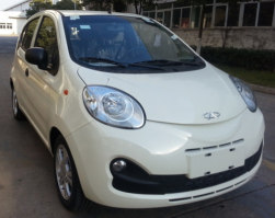 奇瑞牌SQR7000BEVJ00型纯电动轿车