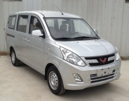 五菱牌LZW6447JY型多用途乘用车