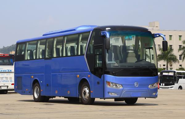 金旅10.5米24-45座纯电动客车(XML6102JEV10)