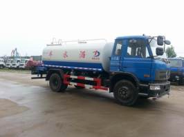 洒水车