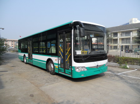 亚星12米20-46座混合动力城市客车(JS6126GHEV3)