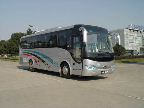 解放10.9米39-45座客车(CA6111PRN82)