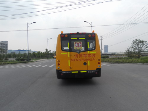 小学生专用校车图片