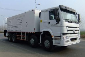 稀浆封层车
