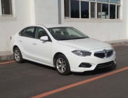 中华牌SY7162X3SBAC型轿车