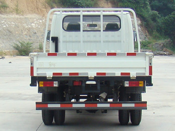 SB5820W1 圣宝79马力单桥柴油2.4米国二低速货车图片