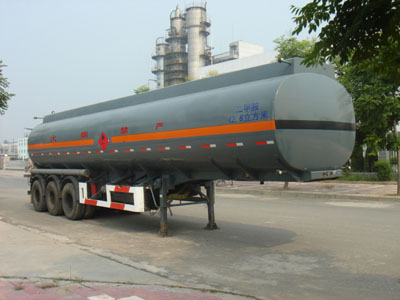凌宇12.6米27.6吨3轴化工液体运输半挂车(CLY9400GHY)