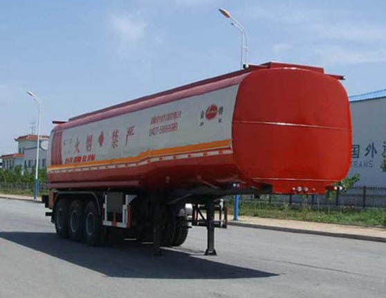 金碧11.7米28.4吨3轴化工液体运输半挂车(PJQ9390GHY)