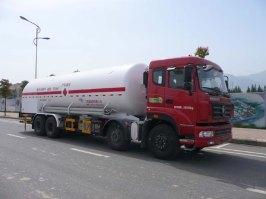 低温液体运输车