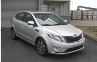 起亚牌YQZ7143AMJ型轿车