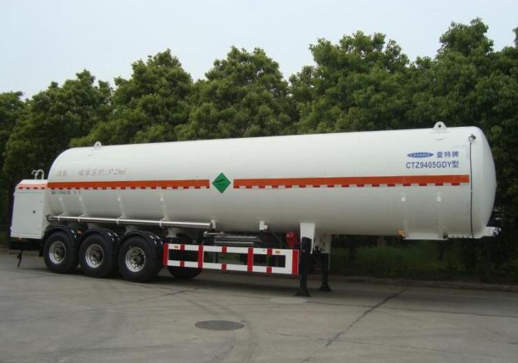 查特12.5米27.8吨3轴低温液体运输半挂车(CTZ9405GDY)