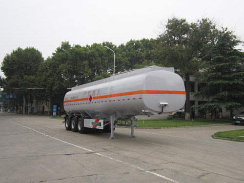 宇通11.7米32吨3轴易燃液体罐式运输半挂车(YTZ9400GRYA01)