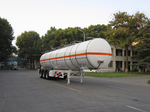 宇通13米31吨3轴易燃液体罐式运输半挂车(YTZ9401GRYH)