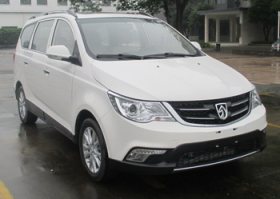 宝骏牌LZW6462UF型多用途乘用车