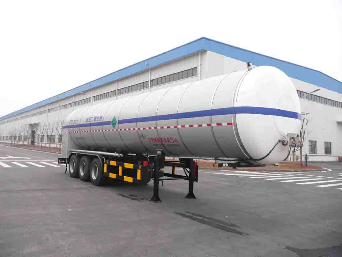 五峰12.6米26.7吨3轴低温液体运输半挂车(JXY9403GDY5)