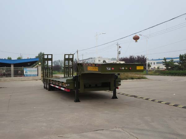 杨嘉13米28吨6轴低平板半挂车(LHL9407TDPA)